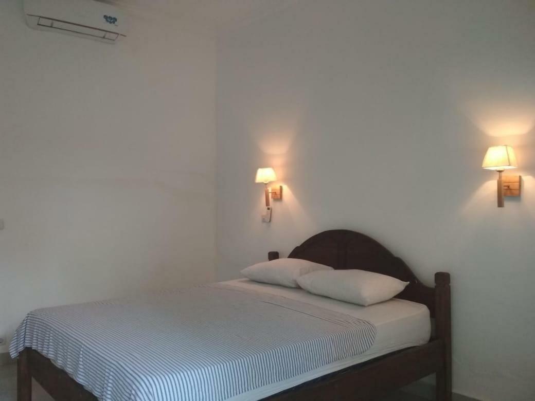 Almaida II Gili Trawangan Bed & Breakfast エクステリア 写真
