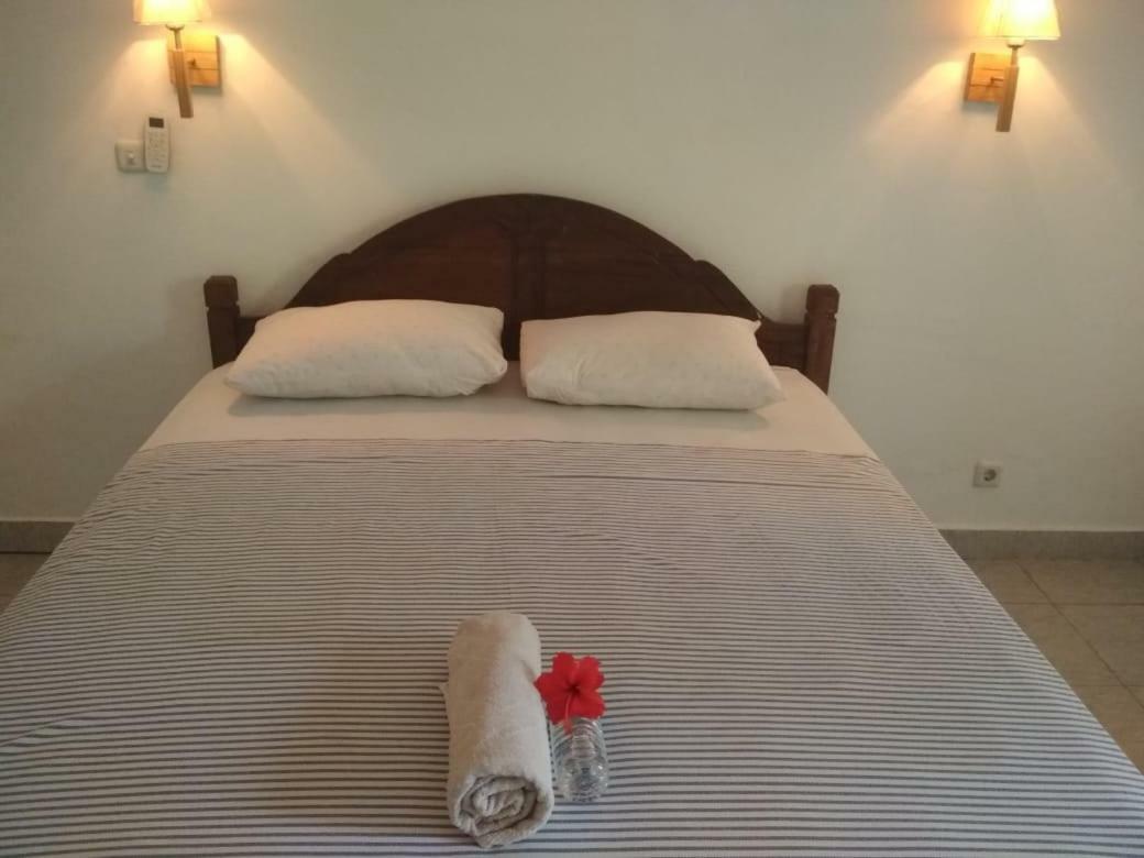 Almaida II Gili Trawangan Bed & Breakfast エクステリア 写真